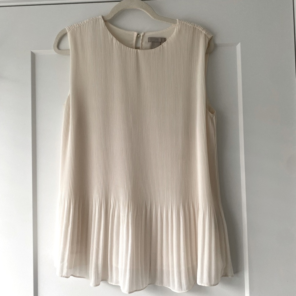 Elegant Cream Sleeveless Pleated Top
